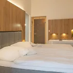 Villa Metropol - Ferienappartement Sabei